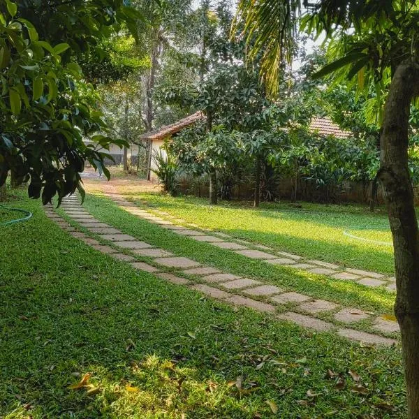 The Mangosteen Homestay, hotel in Kodanad