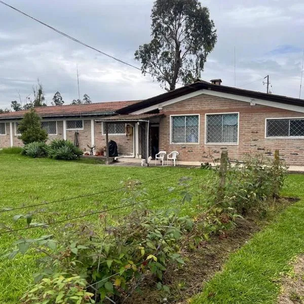Quito Eco Lodge Airport - B&B, hotel v destinaci Tababela