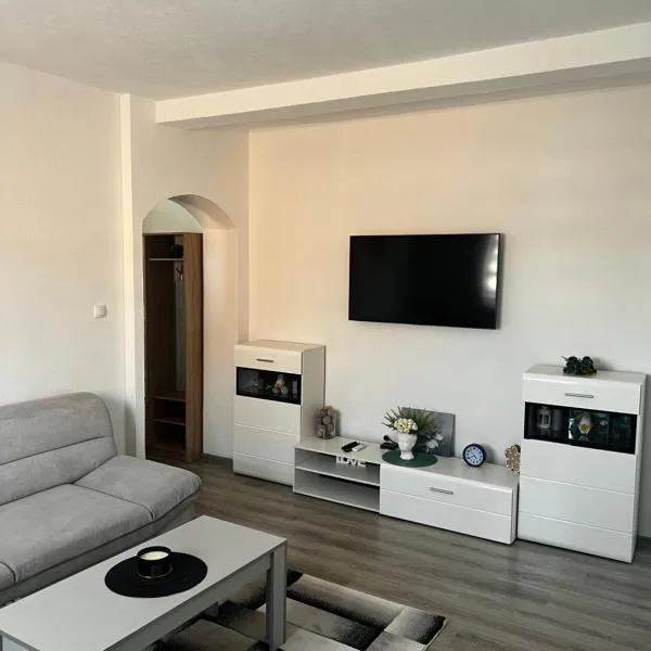 Apartmani Una Lux2, hotel en Spilja
