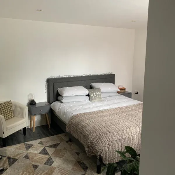 Glastonbury town centre modern apartment, hotel in Glastonbury