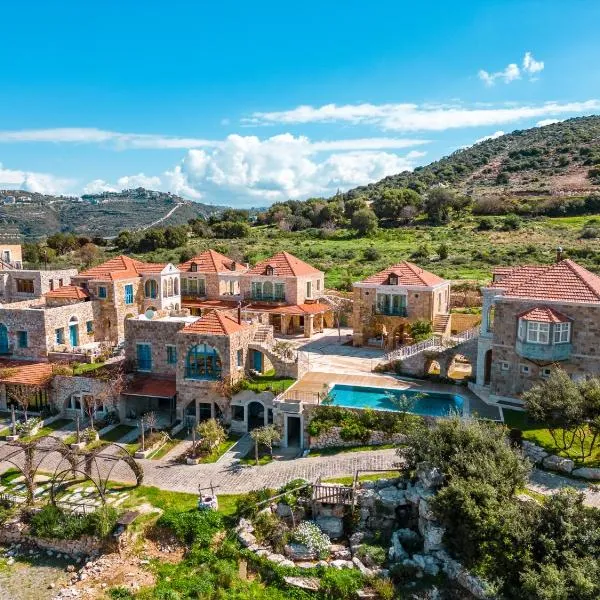 Arnaoon Village, hotell i Batroûn