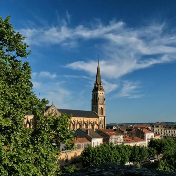 Hotel Le Gambetta – hotel w mieście Bergerac