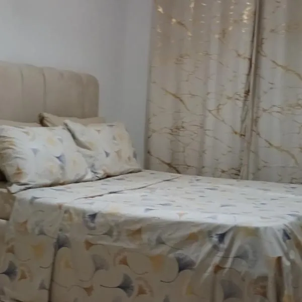 Relax nouvelle ville ibn batouta2, מלון בHajreien