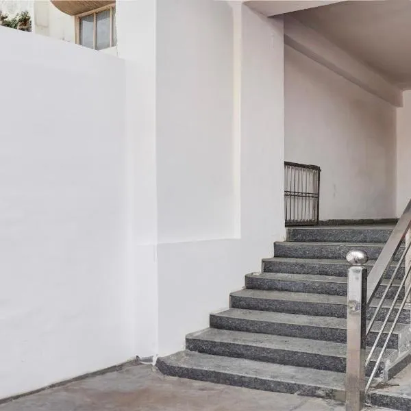 Super Hotel O Wamson, hotel v destinaci Kālkāji Devi