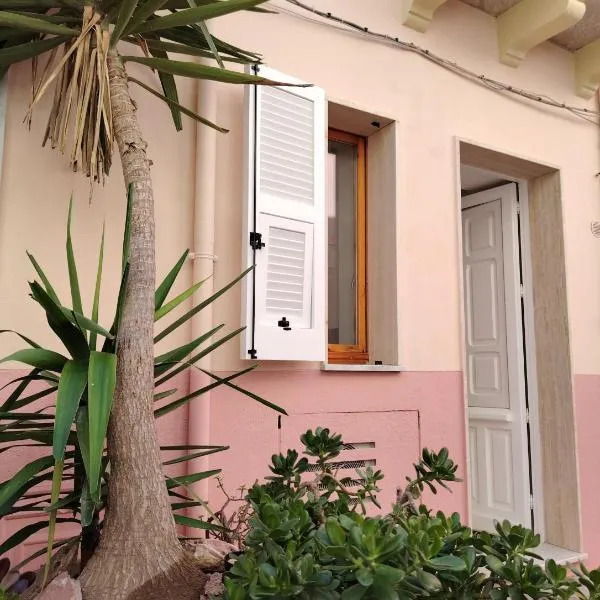 Casa Polixeni - Da e Nònne, hotell i Carloforte