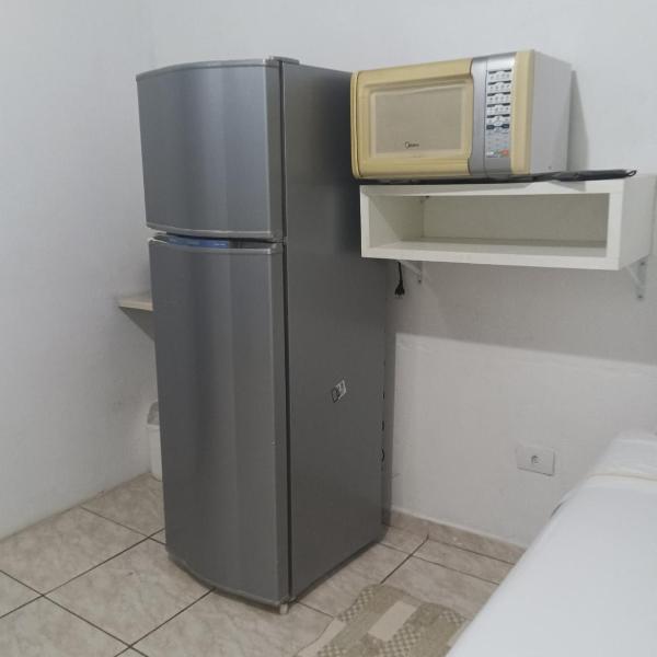Pousada santos ll, kitnet confortável com ar condicionado - Foto 4