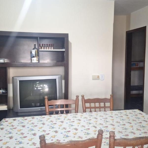 Casa a duas quadras da praia - Balneário Saint Etienne - Matinhos - Foto 4