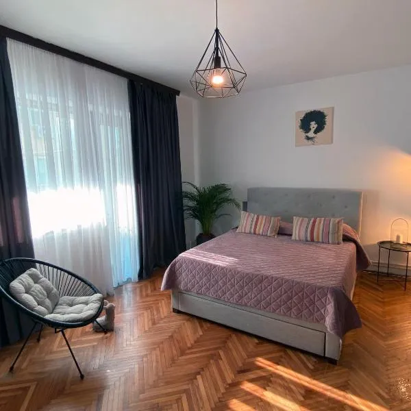 Lovely studio next to Casino, hotel in Constanţa