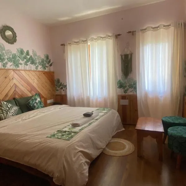 Flugafen B&B- A Peaceful home in Apple Orchards, hotel v destinaci Manāli