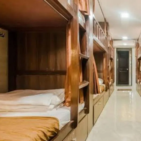 The Royal Stay Luxury Dormitory, hotel Mumbaiban