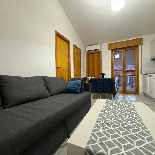 Elegant apartament 150m from the beach, hotel di Scalea