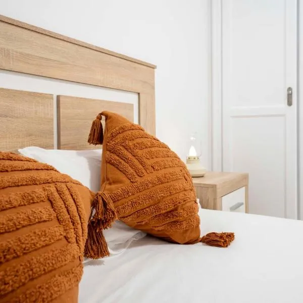 Acogedor apartamento de dos dormitorios a 50 metros del mar y a 5 minutos al Aeropuerto Tenerife Sur، فندق في لوس أبريغوس