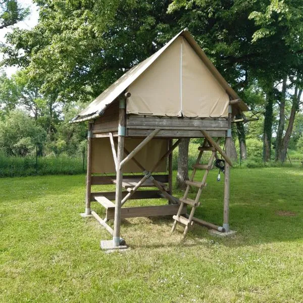 Camping Onlycamp Le Petit Port, hotel v destinaci Châtel-Censoir