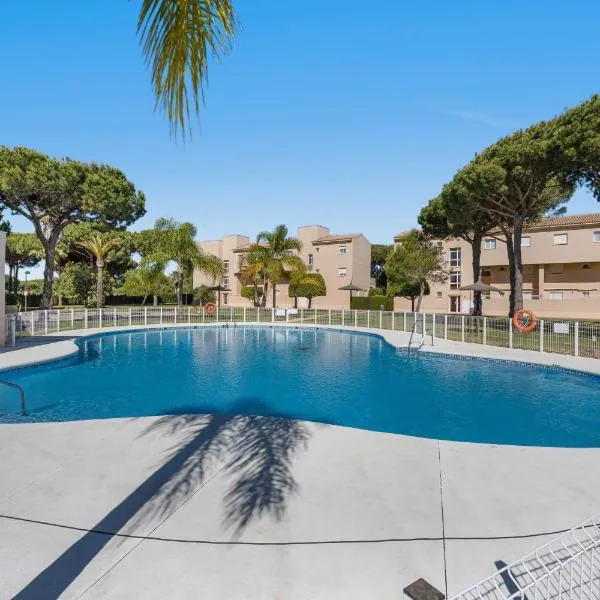 Apartamento con piscina Chiclana, hotel in Chiclana de la Frontera