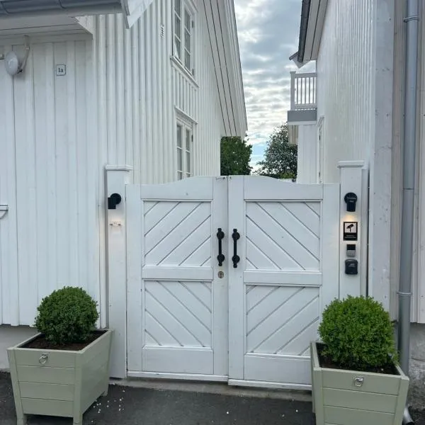 Sjøgata Gjestehus No2, hotel in Larvik