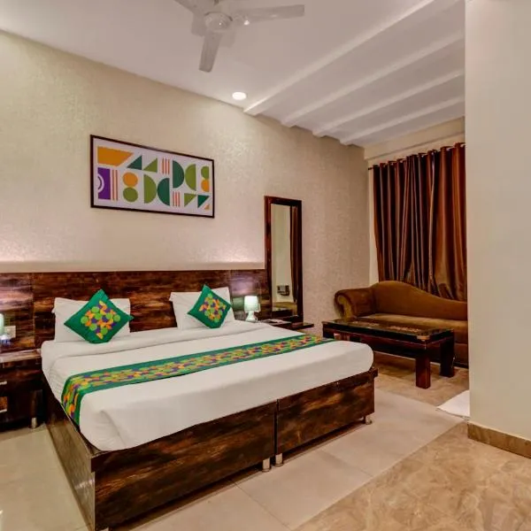 Treebo Riddhi Paradise - 15 mins from Airport, hotel v destinaci Lakhnaú
