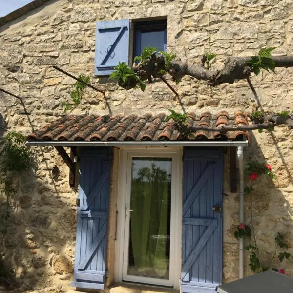 Le Mazet d’Eden avec son jardin privé, hotel in Vagnas