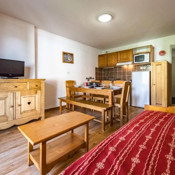 Apartment for 6 to 8 people in Albiez, hotel in Albiez-Montrond
