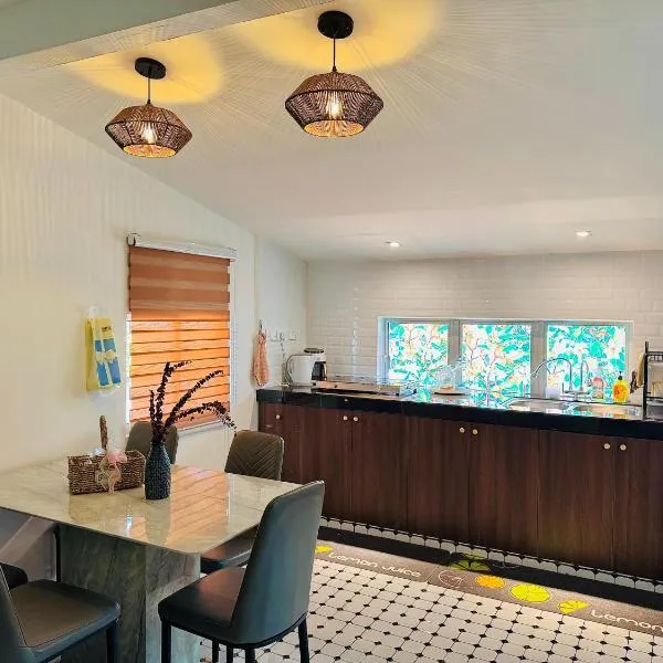 Rumah Hayden - River View, 2BR, Wifi, Netflix, hotel in Kuala Terengganu