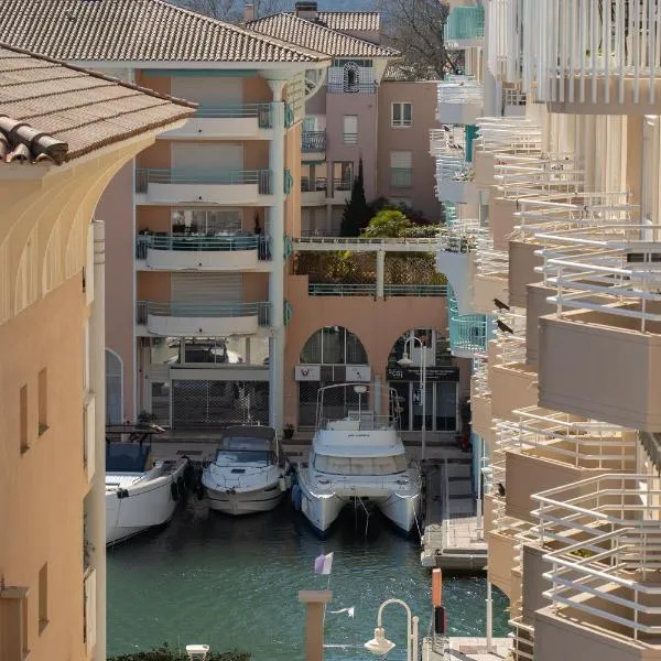 Fréjus में, होटल Sous le Soleil