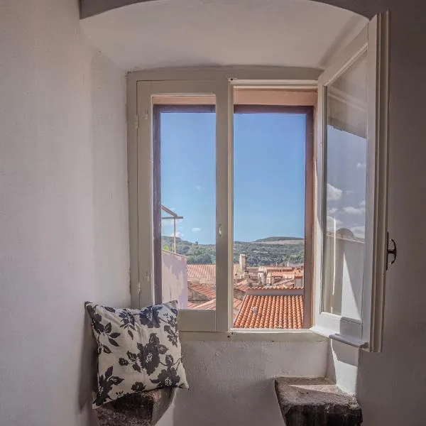 Sardinian Gallery Domus, hotel in Bosa