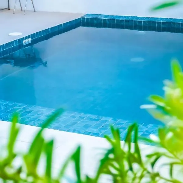 Cozy Pool Villa near SM Pampanga and Sky Ranch Pampanga, hotel v destinaci San Fernando