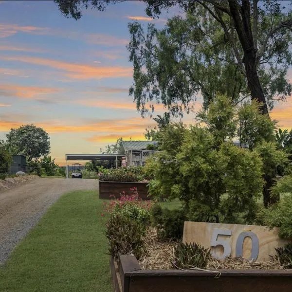 3 Bed room house between Ipswitch Toowoomba -Plainland, Hotel in Plainland
