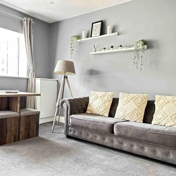 Spacious Southampton City Apartment with Courtyard, hotel in Southampton
