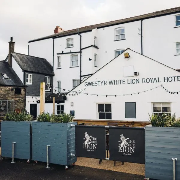 ホワイト ライオン ロイヤル ホテル（White Lion Royal Hotel）、バラのホテル
