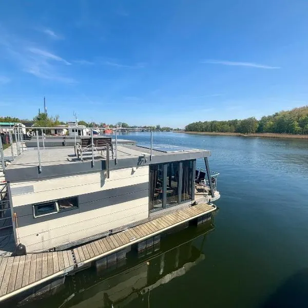 Domy na wodzie- Dziwnów, hotel in Dziwnów