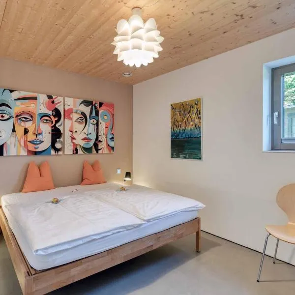 LIEBLINGSECK nachhaltige 5-Sterne Ferienwohnung - Direkt am Chiemsee, hotel en Gstadt am Chiemsee