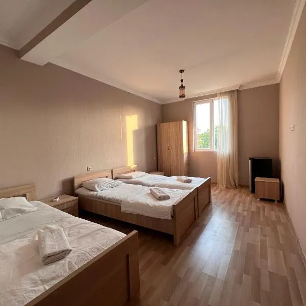 Guesthouse Sweet Home, hotel in Batumi
