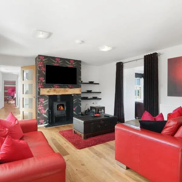 Stable Cottage - North East Escapes, hotel in Bamburgh
