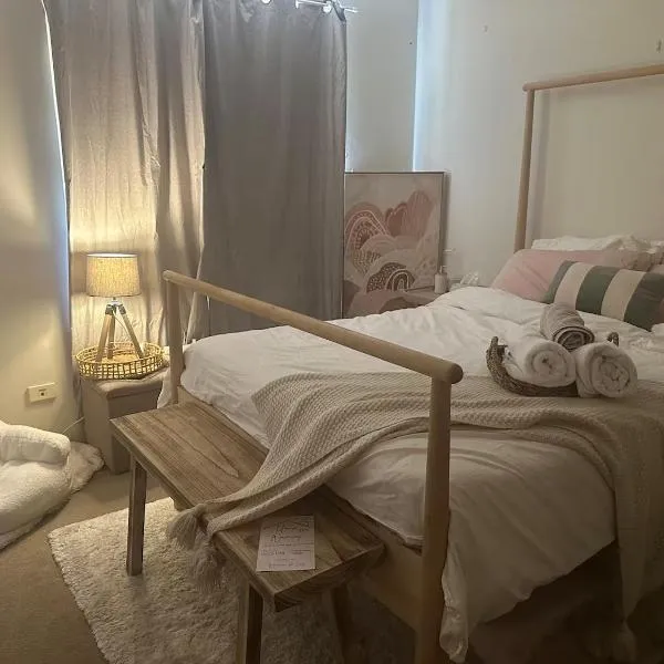 Master room with private bathroom, hotel v destinaci Perth