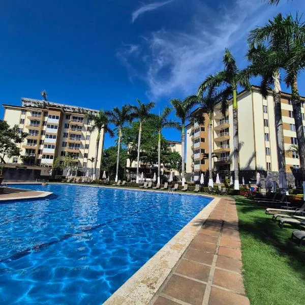 3 BR Condo, Playa y Surf, especial para familias Costa Linda 4-19, hotel v destinaci Jacó