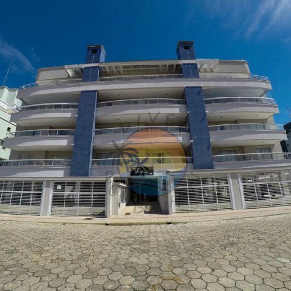 Apartamento Zona Central da Praia com 02 Dormitórios