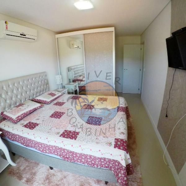 Apartamento Zona Central da Praia com 02 Dormitórios - Foto 2