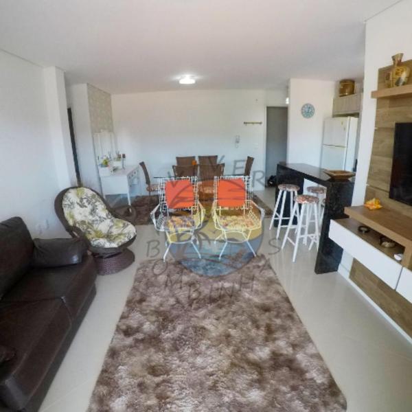 Apartamento Zona Central da Praia com 02 Dormitórios - Foto 5