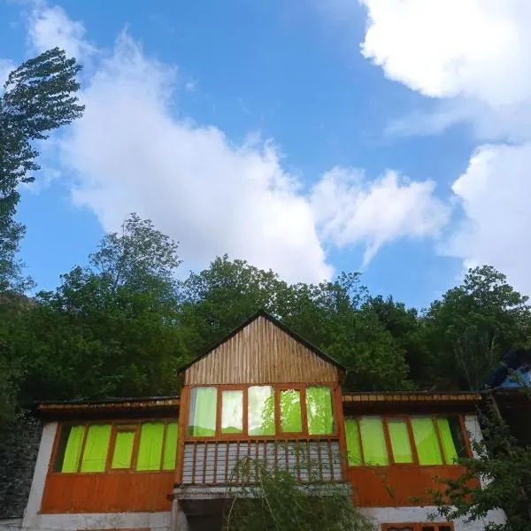 Homestay Mijgon, hotel v destinaci Padrud