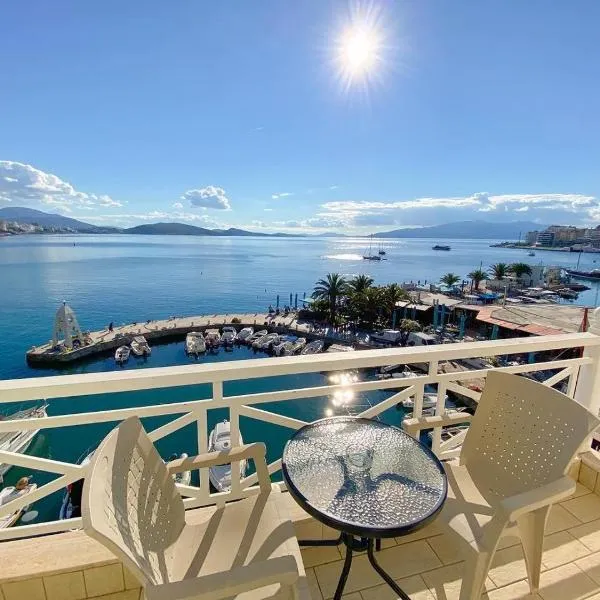 Sun N Blue Hotel, hótel í Sarandë