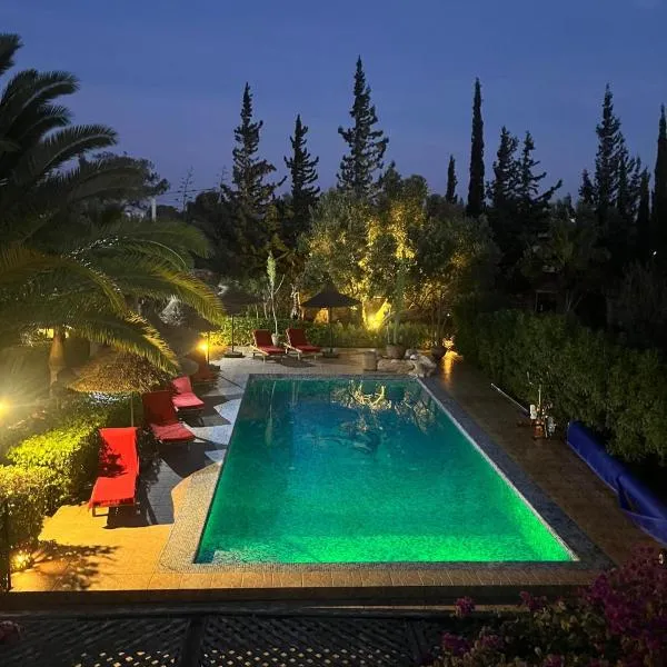 Magnifique villa piscine chauffée، فندق في الصويرة