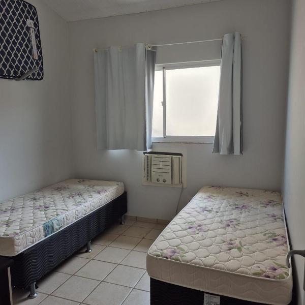 Cabo Frio- Casa pé na areia - Suíte vista mar- Garagem coberta privativa 2 vagas - Hospedagem para até 10 pessoas - Foto 2