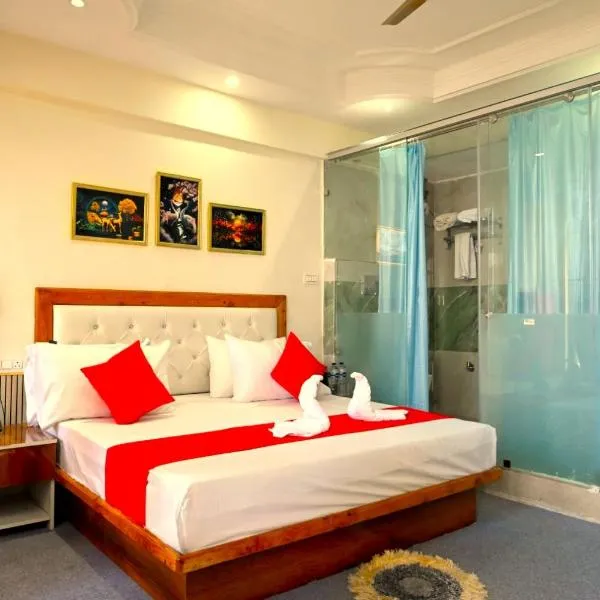 The Grand Palace Scenic Mountain View by Anvi resort In Nainital, hotel v destinaci Nainital