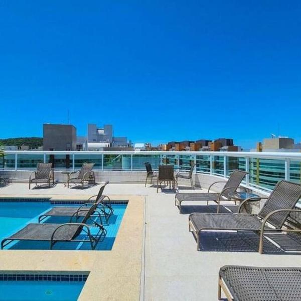 Linda Cobertura em Riviera de São Lourenço, Módulo 8, com seis dormitórios, piscina privativa e pertinho da praia