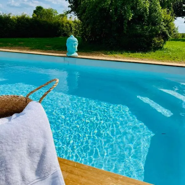 SUITES EN PERCHE-Proche Mortagne、Buresのホテル