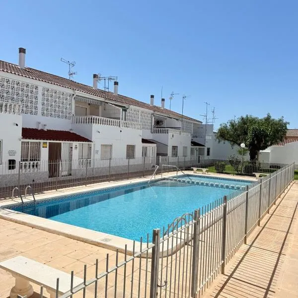 Bungalow with a pool and a terrace, hotel a San Javier
