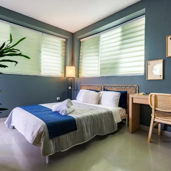 Spanish Lagoon San Juan with Private Patio by PH, hotel in San Juan