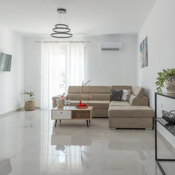 Katerina family Apartment、アルハンゲロスのホテル