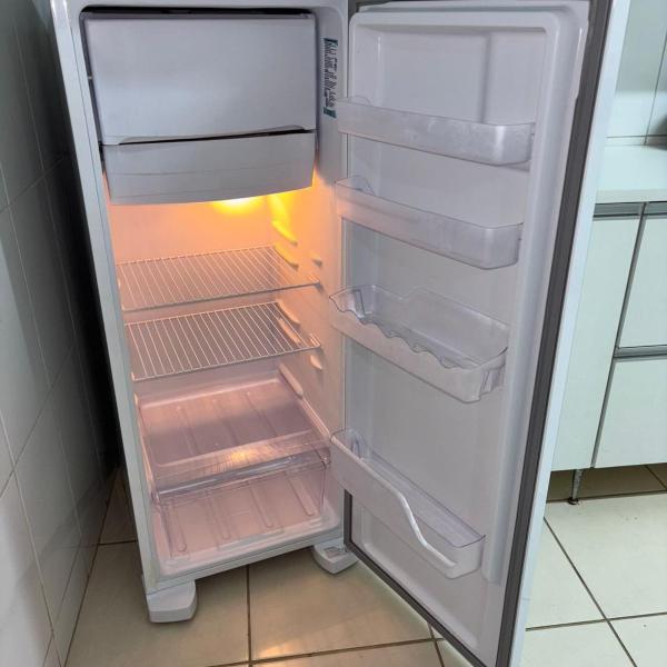 Excelente e amplo Apto 2 Q - Foto 5