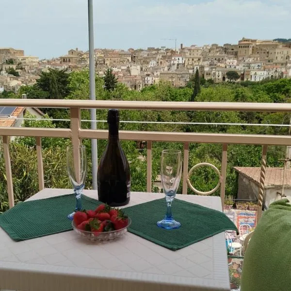 Comfort, parcheggio e balcone su Tricarico in Basilicata, Io Sono Qui, hotel v destinácii Tricarico